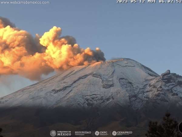 Popocatepetl Yanardağı'nda şiddetli patlama: Küller evlere kadar ulaştı