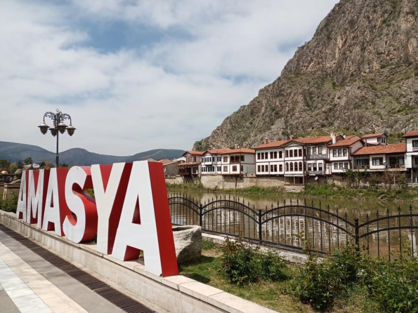 Amasya'da 4.4 ve 4.2 büyüklüğünde iki deprem