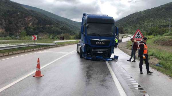 Amasya'da kontrolden çıkan tır karşı şeride geçti: 1 yaralı