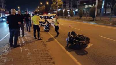 Batman'da polis memuru ve eşi motosiklet kazasında yaralandı