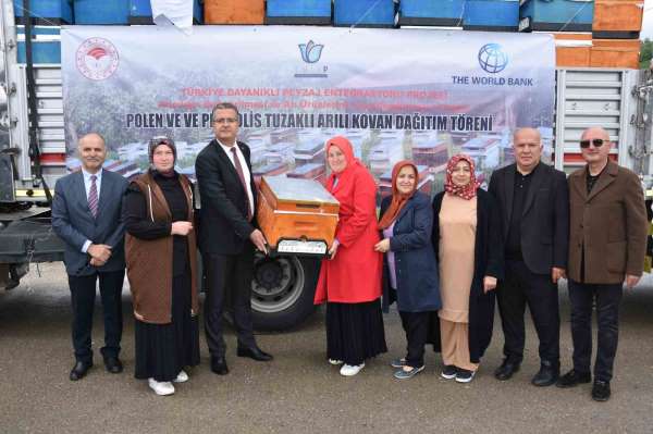 Ordu'da 48 üreticiye 2 bin 400 adet arılı kovan desteği verildi