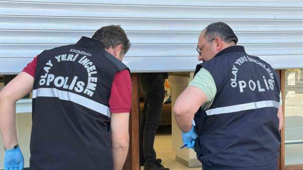 Uşak'ta kuyumcuya silahlı saldırı düzenleyen 19 yaşındaki genç 2 kişiyi yaraladı