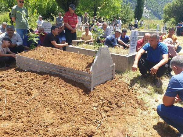 İliç'teki maden kazasında hayatını kaybeden işçi Osmaniye'de toprağa verildi