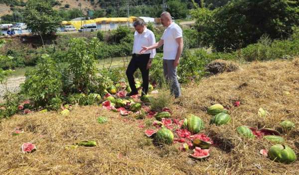 Samsun'da ırmak kenarına karpuz dökmeye inceleme