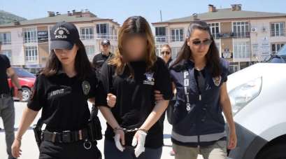 Evine gidip tartıştığı kadını bıçaklayarak öldüren kadın ve 3 şüpheli adliyeye sevk edildi