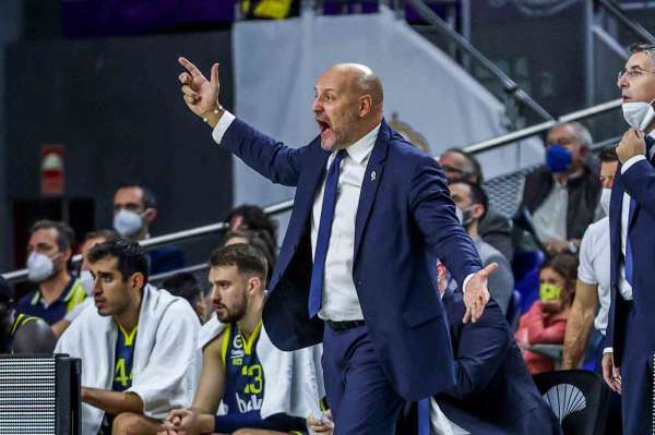Bahçeşehir Koleji, başantrenör Aleksandar Djordjevic ile anlaştı