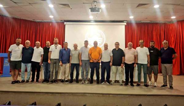 Çeşme Belediyespor'da Mehmet Sarısaç yeniden başkan seçildi