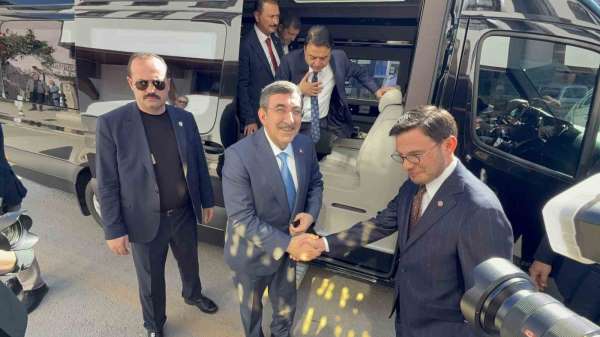 Cumhurbaşkanı Yardımcısı Yılmaz: 'Türkiye, çevresindeki tüm krizlere rağmen istikrarını koruyor'