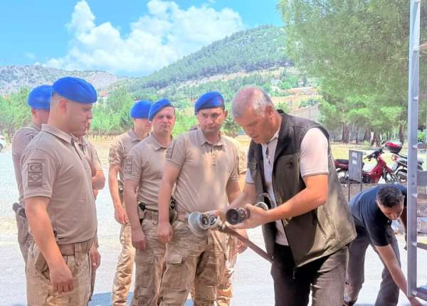 Muğla'da komandolara orman yangını eğitimi