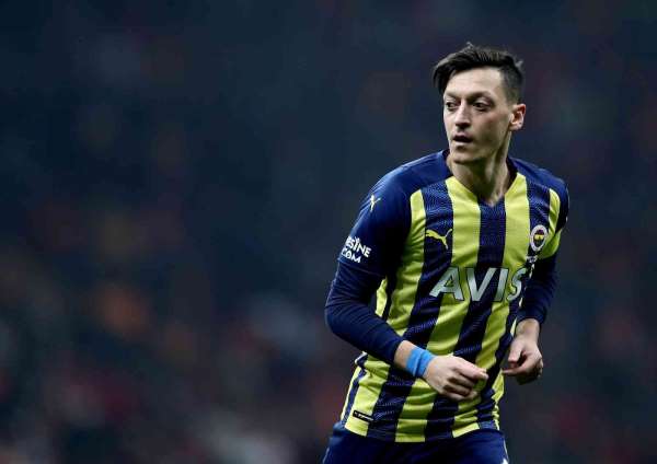Mesut Özil, Başakşehir'le anlaştı