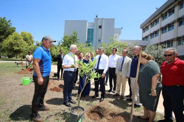 Akdeniz Üniversitesi'nde 253 şehit anısına 253 fidan dikildi