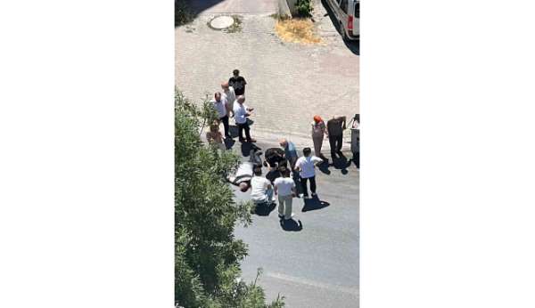 Beylikdüzü'nde feci kaza: Süratle gelen otomobil yayaya çarpıp kaçtı