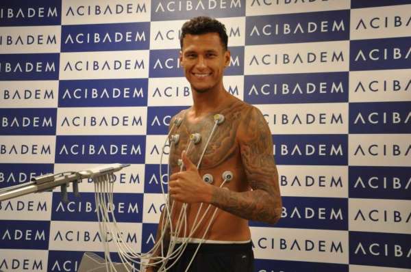 Davie Selke, sağlık kontrolünden geçti