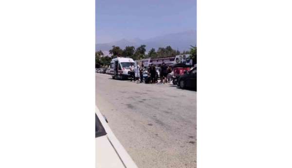 Hatay'da motosikletli kurye kaza yaptı: 1 yaralı