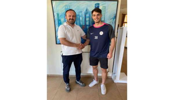 Isparta 32 Spor'dan sağ bek takviyesi