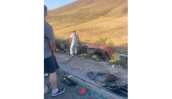 Tır ve minibüsün karıştığı zincirleme kazada can pazarı yaşandı