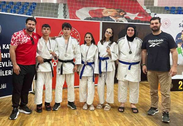 Ağrılı judocular Mardin'deki yarı final biletini aldı