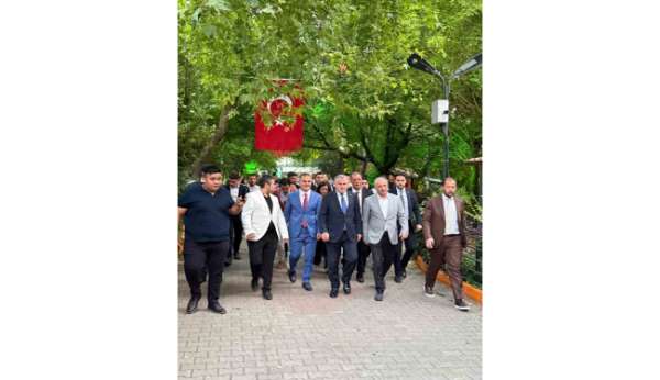 Gençlik ve Spor Bakanı Bak'tan Pınar Mahallesi'ne ziyaret
