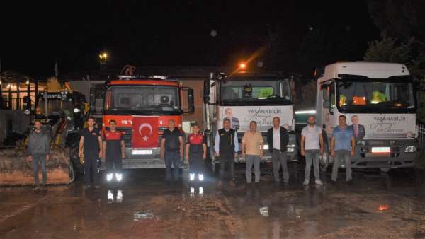 Amasya Belediyesi'nden sel felaketi yaşanan Kastamonu'ya araç ve ekip desteği