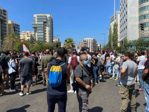 Beyrut'ta, Liman patlaması kurbanlarının aileleri protesto düzenledi