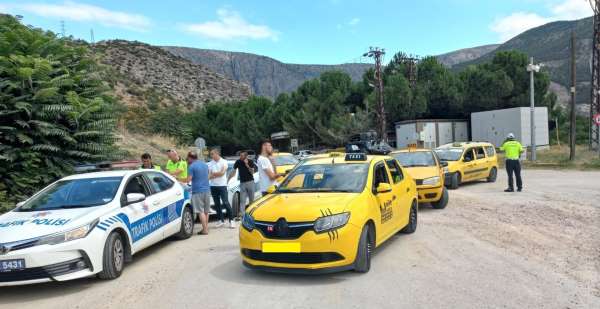 Amasya'da polisten ticari taksilere taksimetre denetimi