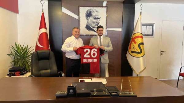 Bakan Bak: 'Eskişehirspor'un mazisindeki günlere dönmesi için destek vereceğiz'