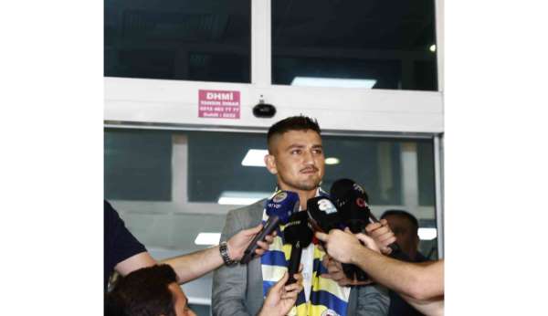 Fenerbahçe'nin yeni transferi Cengiz Ünder İstanbul'a geldi
