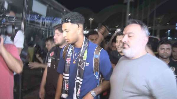 Beşiktaş'ın yeni transferi Cher Ndour İstanbul'a geldi