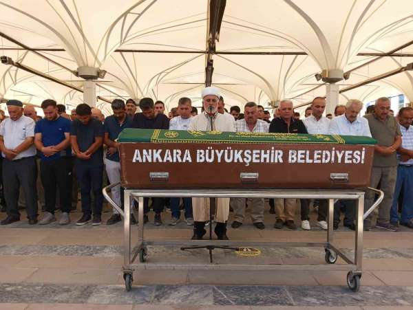 İş görüşmesine giderken trafik kazasında hayatını kaybeden mühendis son yolculuğuna uğurlandı