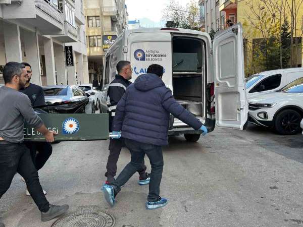 Antalya'da yaşlı kadının sır ölümünde kızı ve erkek arkadaşı hakim karşısında: 804 bin TL değerindeki altın de
