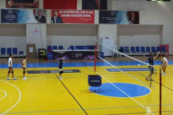 Burhaniye'de Yaz Spor Okulları ilgi gördü