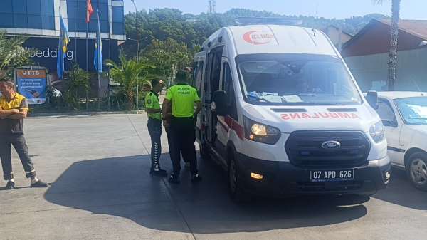 Manavgat'ta motosiklet kazası: 2 yaralı