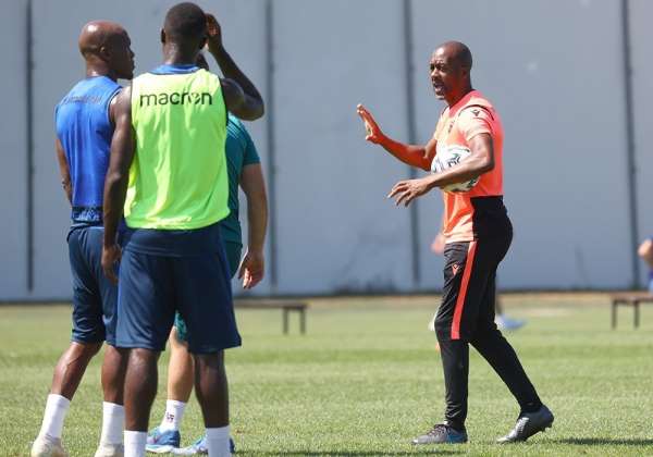 Alexander Sörloth, Eddie Newton'u yıktı