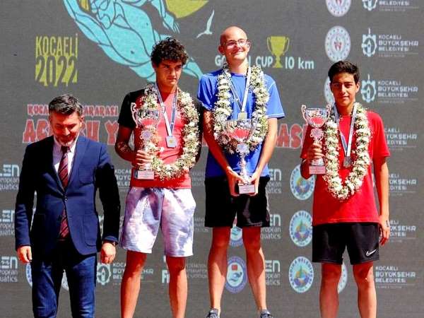 Antalyasporlu yüzücüler Golden Cup 2022'de kürsüde - Antalya haber