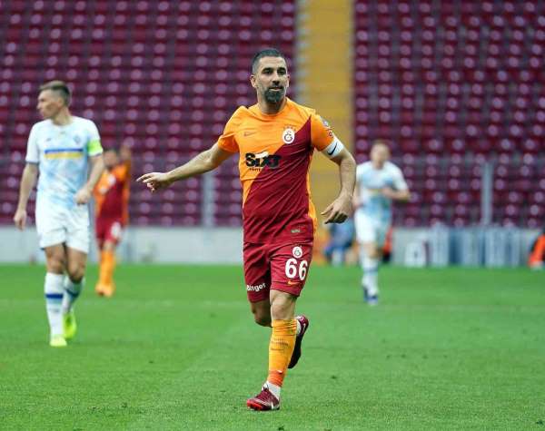 Arda Turan, futbola noktayı koydu - İstanbul haber