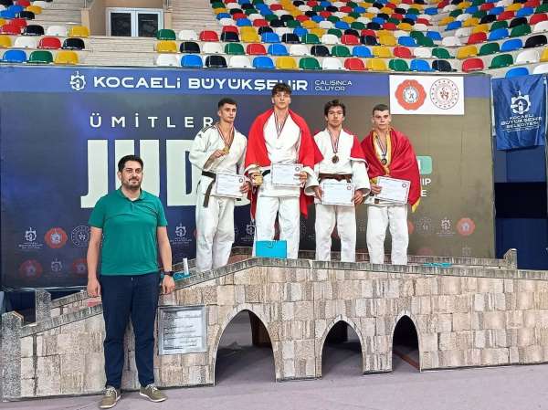 Balkan Şampiyonası'nda Çifte Başarı - Bursa haber