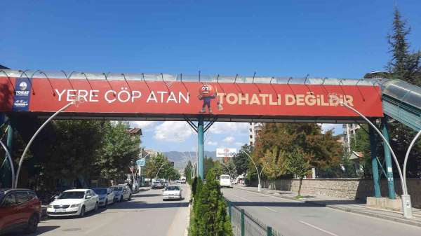 Tokat'ta esprili pankartlarla çevre bilinci aşılanıyor