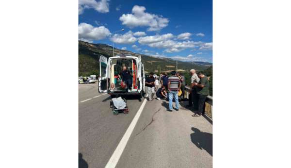 Kavşakta otomobilin çarptığı yaya hayatını kaybetti