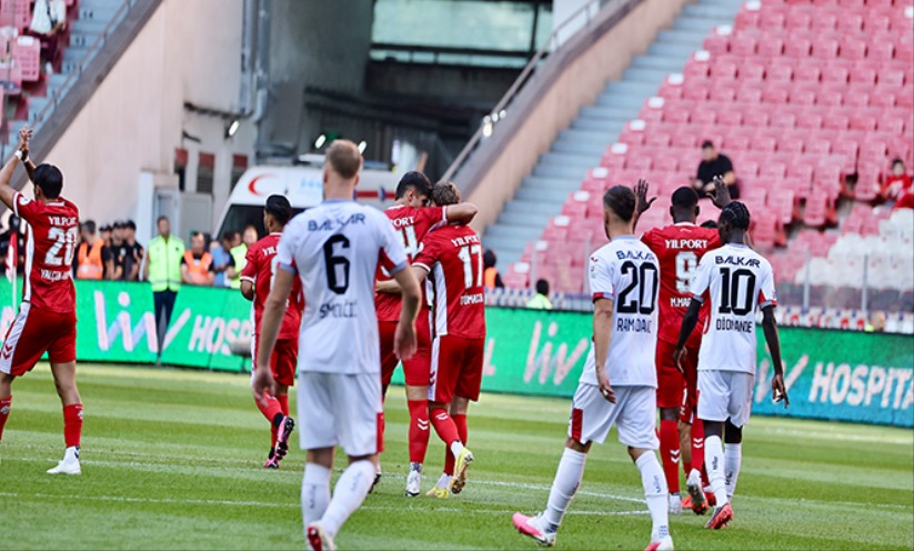 Canlı Anlatım: Samsunspor - Çorum FK Maçında Gol Düellosu
