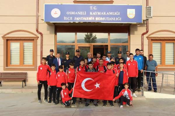 Başkan Şahin ve sporculardan 'Barış Pınarı Harekâtı' destek ziyareti