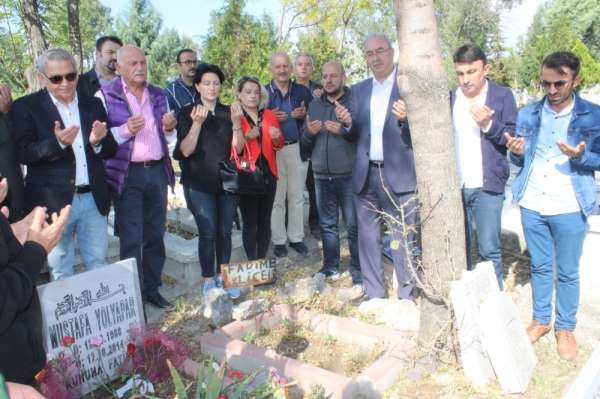 Mustafa Yolyapar 5. ölüm yıl dönümünde kabri başında anıldı