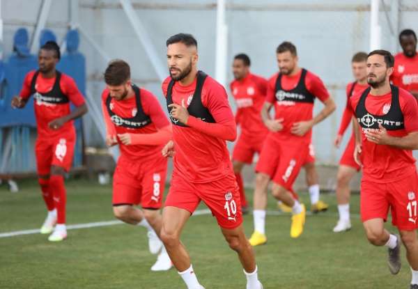 Sivasspor'da Kayserispor maçı hazırlıkları yeniden başladı 