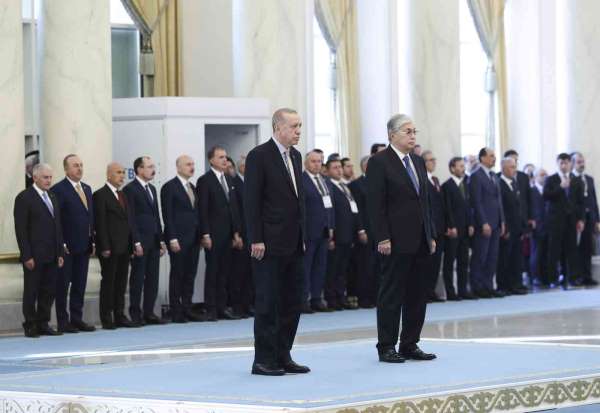 Cumhurbaşkanı Erdoğan, Kazakistan'da resmi törenle karşılandı