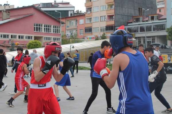 Amatör Spor Haftası etkinlikleri Bayburt'ta renkli görüntülere sahne oldu