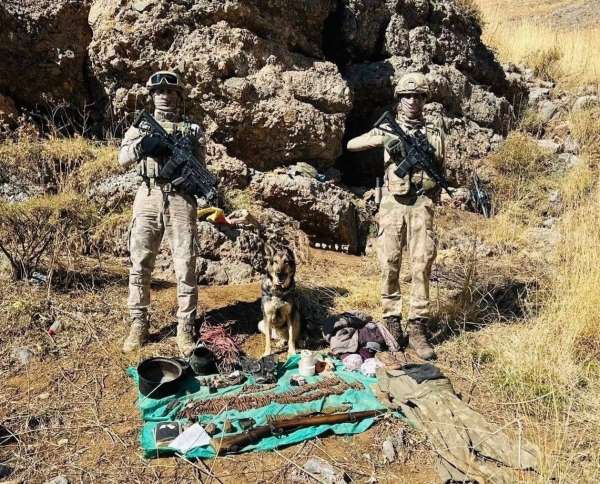 Hakkari'de terör operasyonu: Silah, mühimmat ve uyuşturucu ele geçirildi