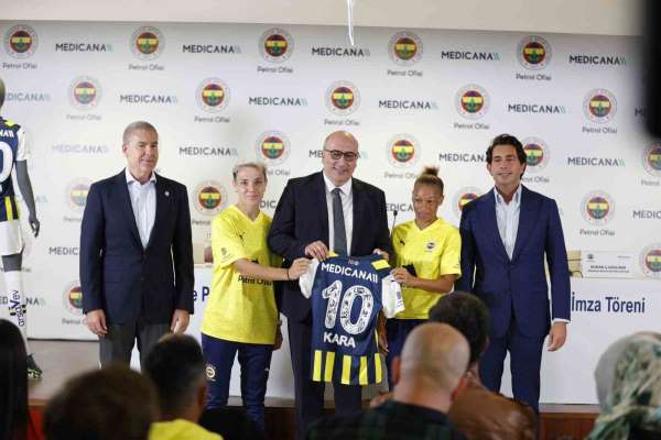 Medicana Sağlık Grubu, Fenerbahçe Kadın Futbol Takımı'nın forma sırt sponsoru oldu