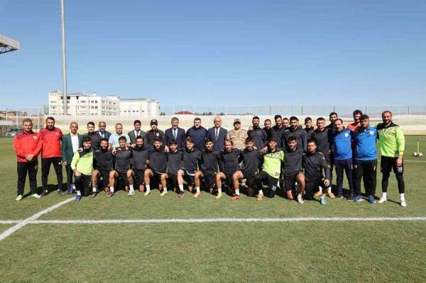 Muş Valisi Çakır, 'Muşspor'un tüm maçlarını tribünden takip ediyorum'