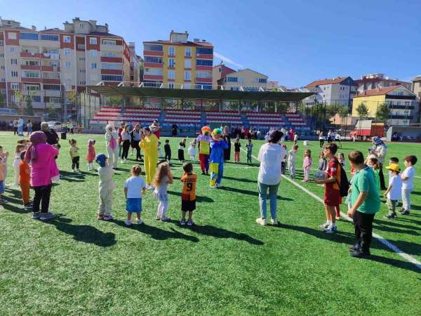 Türkeli MYO Oyun Şenliği'nde çocuklar hem eğlendi hem öğrendi