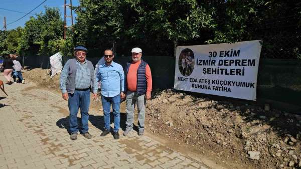 Atça'da geleneksel hayır şehitlere adandı, paramotor gösterisi ise ilgi topladı