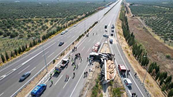 Akhisar'da 11 kişinin öldüğü kazada 2 sürücü tutuklandı